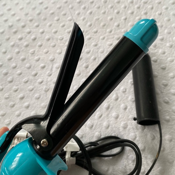 Revlon Hair Curler - Picture 2 of 3